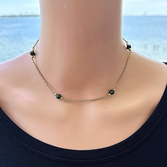 Choker Necklace Gold Tone Chain Green Stone Beads 15 Inch Length - Picture 5 of 5